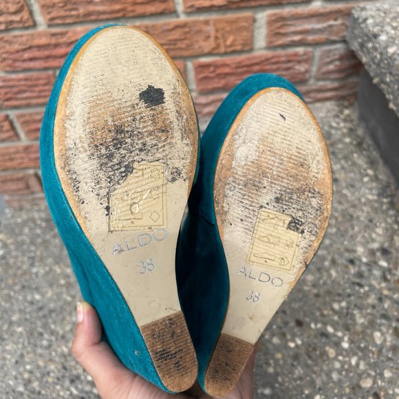 Loved, Great Condition Women's Aldo Teal Suede Wedges Size 8 - Picture 5 of 5